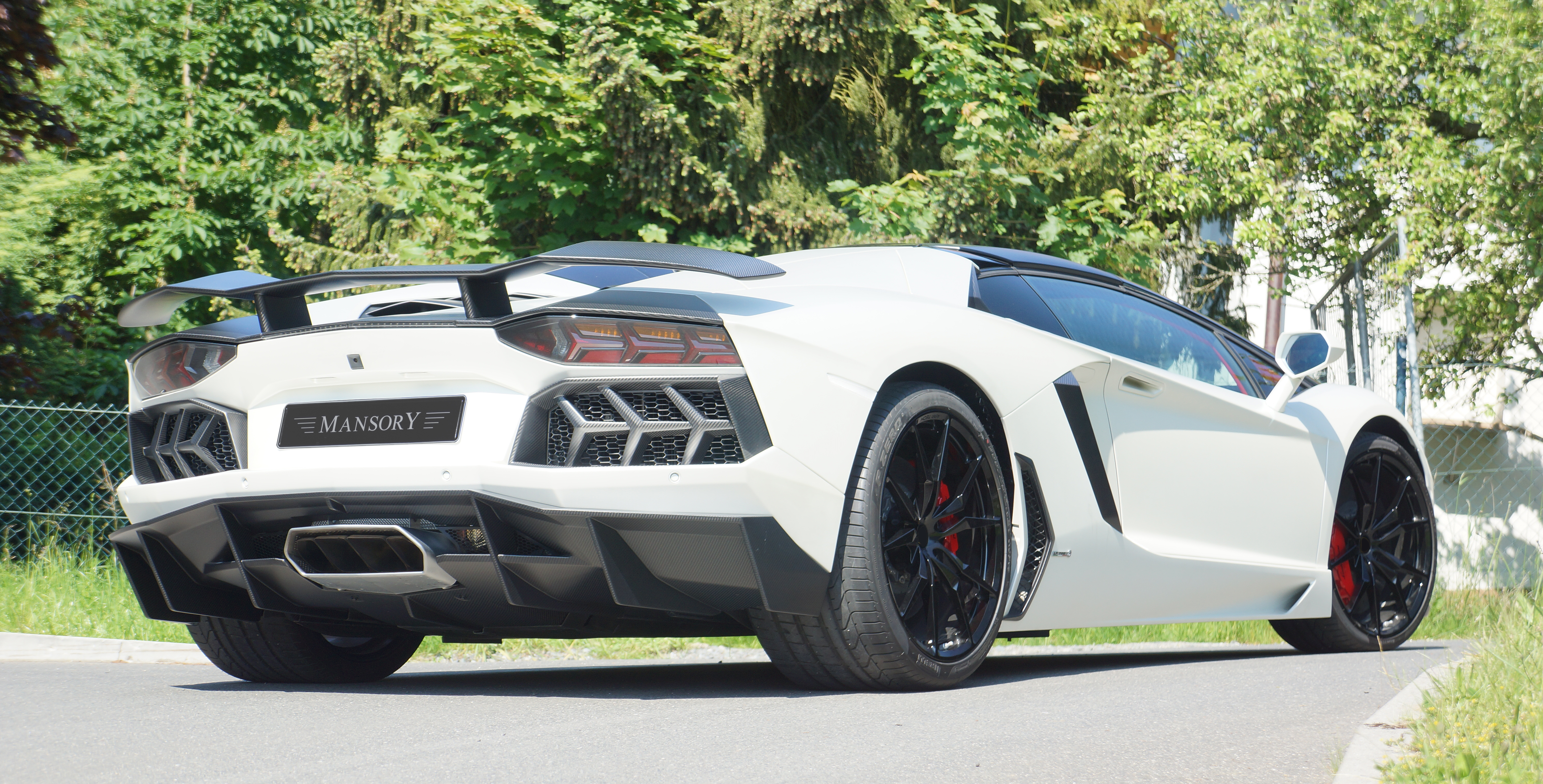mansory_lamborghini_aventador_addon_04.jpg